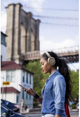 JBL Tune 730BT - Draadloze Bluetooth Koptelefoon - Over-ear - 76 uur batterij - JBL Pure Bass - Beige — thumbnail 7