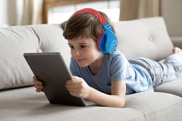PowerLocus P1 Kids Kinder Koptelefoon Draadloos - Koptelefoon voor kinderen - Veilig volume van 85 dB - Bluetooth Hoofdtelefoon - Met microfoon - incl. Premium Case - Blauw/Rood — thumbnail 9
