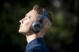 PowerLocus MoonFly Koptelefoon Over-Ear met Passief Noise Cancelling, Draadloze Hoofdtelefoon, Voice Assistant Activation - Zwart/Grijs — thumbnail 8