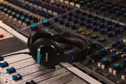 Sony MDR-M1 - Studio koptelefoon met gesloten achterkant - Zwart — thumbnail 10