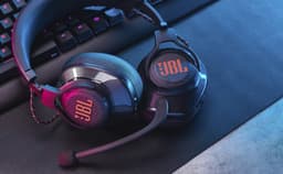 JBL Quantum 610 - Draadloze Gaming Headset - 2.4GHz USB Dongle - JBL Quantum Surround - Lage Latency - 40 uur batterij - Over-ear met Microfoon - PC & PlayStation - Zwart — thumbnail 12