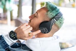 PowerLocus P1 Bluetooth Koptelefoon – Draadloos – Over Ear – Met Microfoon – Inklapbaar - incl. Hoes – Zwart/Zilver — thumbnail 8