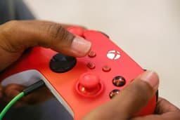 Xbox Draadloze Controller - Rood - Xbox, PC, Cloud Gaming — thumbnail 8