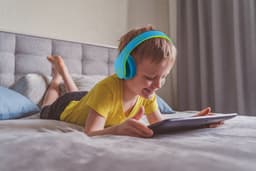 PowerLocus P2 draadloze Over-Ear Koptelefoon Inklapbaar koptelefoon voor kinderen - veilig volume van 85 dB- Bluetooth Hoofdtelefoon - Met microfoon — thumbnail 6