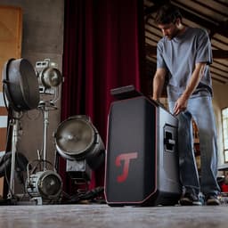 Teufel ROCKSTER 2 - Grote Bluetooth-luidspreker - Mobiel evenementgeluidssysteem met wieltjes, 440 W, met lange accuduur, 380 mm woofer, snellaadfunctie, robuuste feestluidspreker - zwart — thumbnail 18