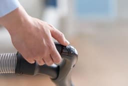 Philips Stofzuiger zonder Zak XB9154/09 - Lang Snoer - Alle Vloertypen - Met HEPA 13 Allergiefilter - Bediening in Handvat - Incl 2 Extra Mondstukken - Zwart — thumbnail 5
