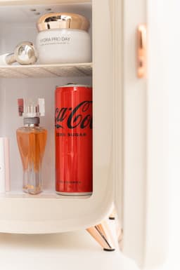 Knikker Skincare Fridge 6 Liter - Mini Koelkast voor Make-up en Drinken - Stil & Energiezuinig - Incl. Ice Globe — thumbnail 6