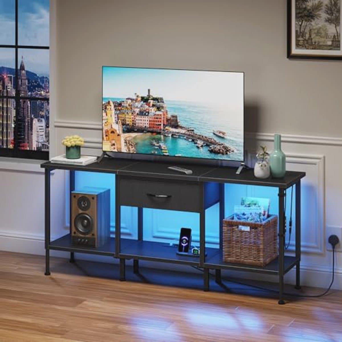 TV-Meubel met Stopcontact, USB-Poorten en LED-Verlichting – Multifunctionele TV-standaard voor Woonkamer en Slaapkamer – 120 cm voor max 55 Inch TV — afbeelding 1