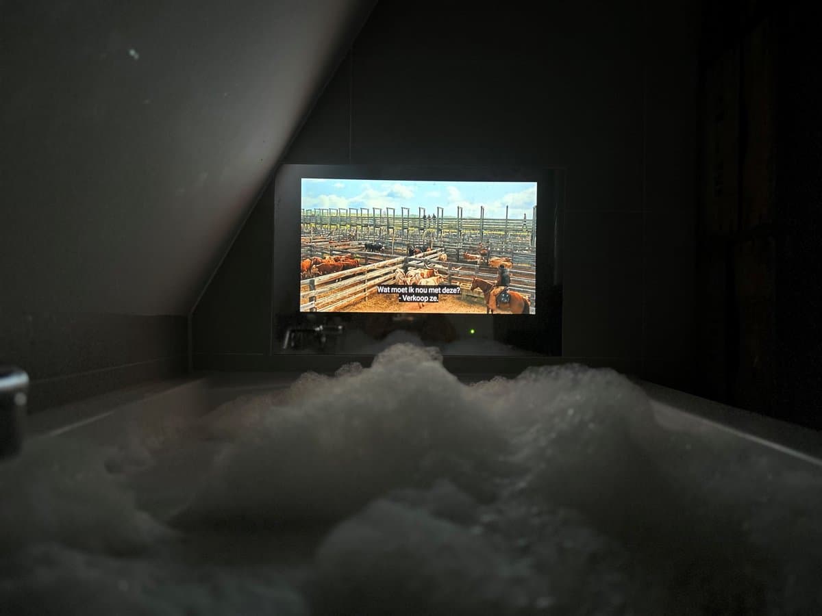 SplashVision® Waterdichte Spiegel badkamer TV - ESI-22M Android LED Spiegel Badkamer TV — afbeelding 1
