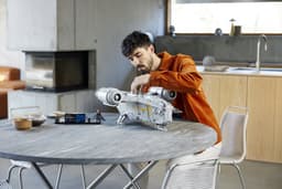 LEGO Star Wars De Razor Crest, UCS Mandalorian Starship Bouwset voor Volwassenen- 75331 — thumbnail 20