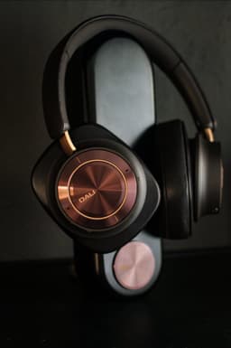 Dali: IO-12 Over-Ear Hoofdtelefoon - Dark Chocolate — thumbnail 9