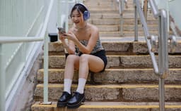 JBL Tune 730BT - Draadloze Bluetooth Koptelefoon - Over-ear - 76 uur batterij - JBL Pure Bass - Zwart — thumbnail 6