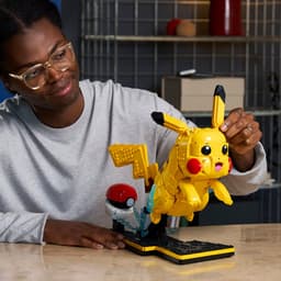 LEGO Pokémon Pikachu en Pokéball Bouwpakket voor Volwassenen en Woondecoratie - 72152 — thumbnail 2