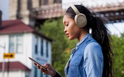 JBL Tune 730BT - Draadloze Bluetooth Koptelefoon - Over-ear - 76 uur batterij - JBL Pure Bass - Zwart — thumbnail 7