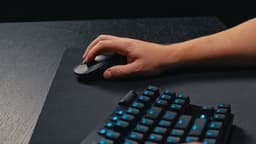 Logitech G Pro X Superlight 2 - Draadloze Gaming Muis - Lightspeed - Magenta — thumbnail 5