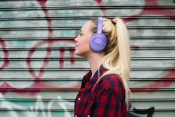 JBL Tune 730BT - Draadloze Bluetooth Koptelefoon - Over-ear - 76 uur batterij - JBL Pure Bass - Zwart — thumbnail 5