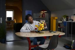 LEGO Pokémon Pikachu en Pokéball Bouwpakket voor Volwassenen en Woondecoratie - 72152 — thumbnail 9