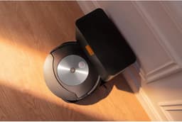 iRobot Roomba Combo j7+ (C7558) Robotstofzuiger met Dweilfunctie – Automatisch leegstation - Slimme Objectdetectie & Vermijding – Dual Cleaning Technologie – Compatibel met Alexa & Google Assistant – Precisienavigatie met Intelligente Kaartweergave — thumbnail 8