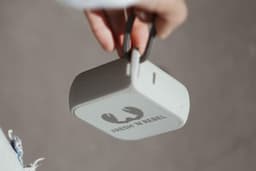 Fresh 'n Rebel Rockbox Pebble - Draadloze Bluetooth speaker - Lichtgrijs — thumbnail 8