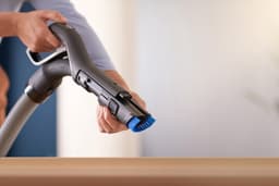 Philips Stofzuiger zonder Zak XB9154/09 - Lang Snoer - Alle Vloertypen - Met HEPA 13 Allergiefilter - Bediening in Handvat - Incl 2 Extra Mondstukken - Zwart — thumbnail 8