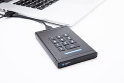 SecureDrive KP 2TB HDD - PIN code - FIPS 140-2 Level 3 validated — thumbnail 3