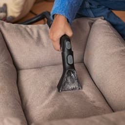Kärcher SE 3 Compact Home Floor Tapijtreiniger - Vlekkenreiniger - Reservoir 2,9 l - Incl. reinigingsvloeistof 100 ml - Geschikt voor oa. autostoelen - bureaustoelen - banken - hondenmanden, tapijten, vloerkleden, baby- en kinderstoelen — thumbnail 7