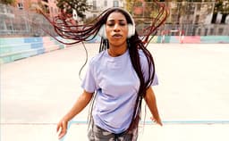 JBL Tune 730BT - Draadloze Bluetooth Koptelefoon - Over-ear - 76 uur batterij - JBL Pure Bass - Wit — thumbnail 5