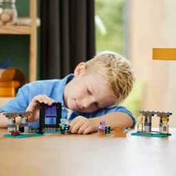 LEGO Minecraft De wapensmederij - 21252 — thumbnail 25
