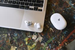 Beats Studio Buds - Draadloze ruisonderdrukkende oortjes - Wit — thumbnail 8