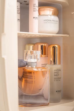 Knikker Skincare Fridge 6 Liter - Mini Koelkast voor Make-up en Drinken - Stil & Energiezuinig - Incl. Ice Globe — thumbnail 9