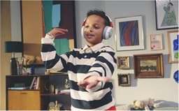 JBL Junior 470NC - Draadloze Kinderkoptelefoon - Bluetooth - Noise Cancelling - Veilig Volume <85 dB - Over-ear - 50 uur batterij - Met Microfoon - JBL Headphones-app - Voor Tablet & School - Blauw — thumbnail 9