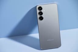 Samsung Galaxy S25 5G - 256GB - Silver Shadow — thumbnail 2