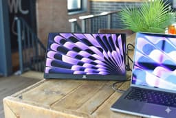 Portable Monitor Full HD USB-C - 15.6 Inch Inclusief Hoes - Met Speakers - Plug en Play - Draagbare monitor - Draagbaar scherm - Draagbare monitor voor laptop - draagbaar scherm voor laptop - portable beeldscherm - USB Monitor — thumbnail 4
