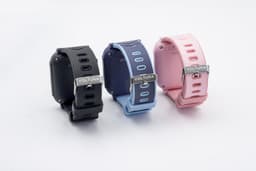 Voltura Smartwatch Kinderen - GPS Horloge Kind Met Simkaart - GPS Tracker - Kinder Smartwatch - Smartwatch Android - 4G - Videobellen - HD Camera - SOS-Knop - Whatsapp en SMS - Elke polsmaat - Nederlands - Incl. Simkaart - Zwart — thumbnail 5