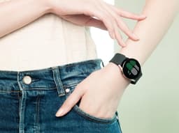 Samsung Galaxy Watch4 - Smartwatch dames en heren - 40mm - Black — thumbnail 5