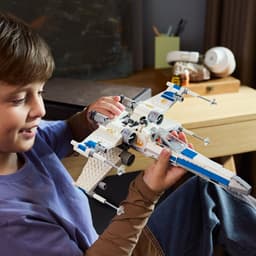 LEGO Star Wars New Republic X-Wing Starfighter™ - 75460 — thumbnail 6