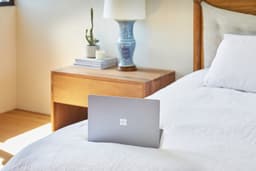 Microsoft Surface Laptop 3 Intel® Core™ i5 i5-1035G7 34,3 cm (13.5") Touchscreen 8 GB LPDDR4x-SDRAM 256 GB SSD Wi-Fi 6 (802.11ax) Windows 10 Pro Platina — thumbnail 1