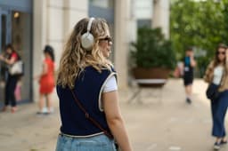 Sony WH-1000XM5 - Draadloze koptelefoon met Noise Cancelling - Zilver — thumbnail 10