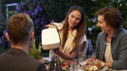 Kooduu Lite-up PLAY Mini - Bluetooth speaker met SOUND BY JBL - Dimbare LED-Lamp - Deens design - in kleur Sand — thumbnail 3