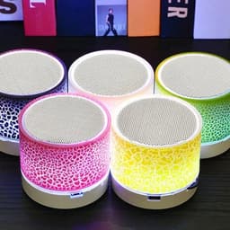 Draagbare mini-Bluetooth-luidspreker, RGB-kleurverlichting, IPX5-waterbestendig, tot 12 uur afspeeltijd, Bluetooth-luidspreker met USB-ondersteuning, Geschikt voor buiten, binnen, op reis, op het strand en op de camping, wit. — thumbnail 2