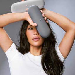 Beats Pill x Kim Kardashian Draadloze Bluetooth Speaker - Dark Gray — thumbnail 4