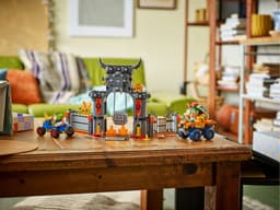 LEGO® Super Mario™: Mario Kart™ – Bowsers Kasteel - 72039 — thumbnail 4