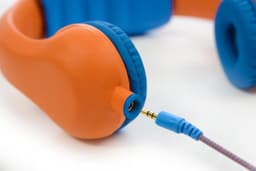 KidsCover Safe 'n Sound Kinder koptelefoon Oranje - Hoofdtelefoon met Volumebegrenzing - Bekend van school - Voor peuter & kind — thumbnail 11
