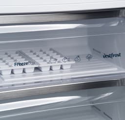 Vestfrost Koel-Vriescombinatie - No*Frost - Strakke Zwarte Look - Maxi-Fresh-filter - Koolstoffilter - 0 °C Lade - Maxi-fresh Filter - Compartiment met instelbare vochtigheid - Deuralarm _ Flessenrek — thumbnail 6