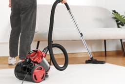 Swiss Pro+ Stofzuiger Zonder Zak - Red - Stofzuigers - Vacuum Cleaner Zakloos - 1600W - Sterke Zuigkracht - HEPA Filter - Compact, Licht & Krachtig - Gemakkelijk Schoon Te Maken — thumbnail 6