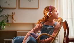 PHILIPS TAK4200MP 4200-serie On Ear draadloze opvouwbare hoofdtelefoon voor kinderen - 45 uur afspeeltijd, beperkt volume, Audio delen, laadkabel meegeleverd - Ambiant verlichting - Magenta Paars — thumbnail 10